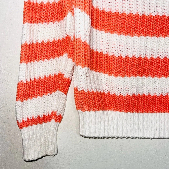 Abercrombie & Fitch White & Peach Striped Chunky Knit Sweater Medium Women’s - Picture 4 of 10